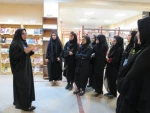 بازدید دانشجویان از کتابخانه مرکزی میبد 2