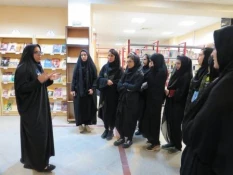 بازدید دانشجویان از کتابخانه مرکزی میبد 2