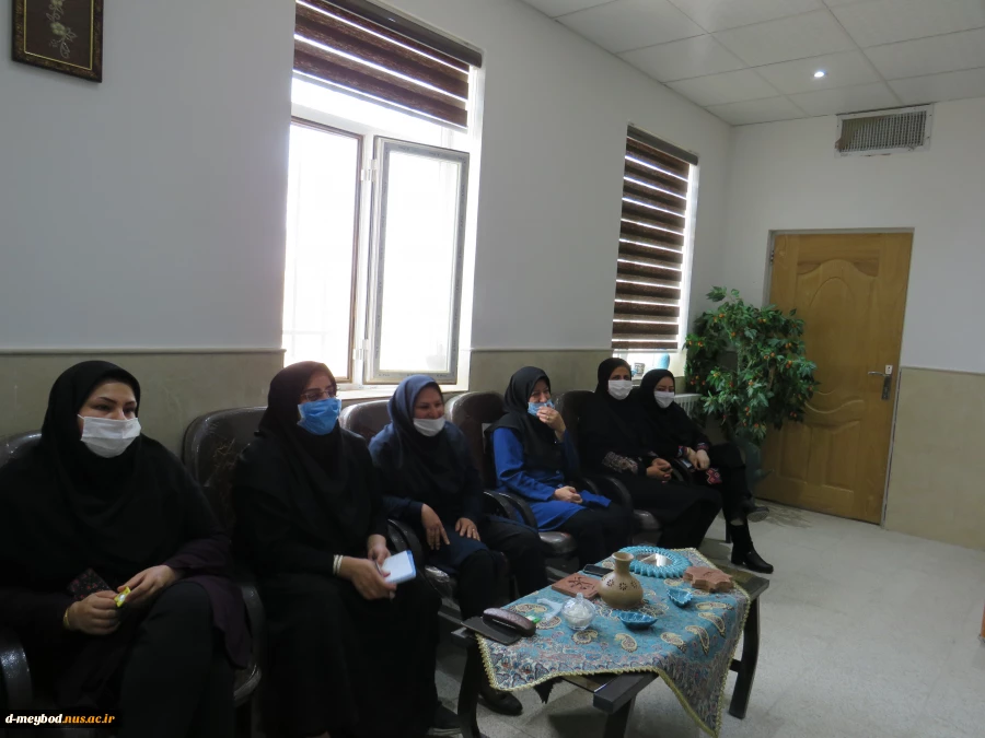 برگزاری دومین جلسه شورای اداری در آموزشکده فنی دختران میبد 3