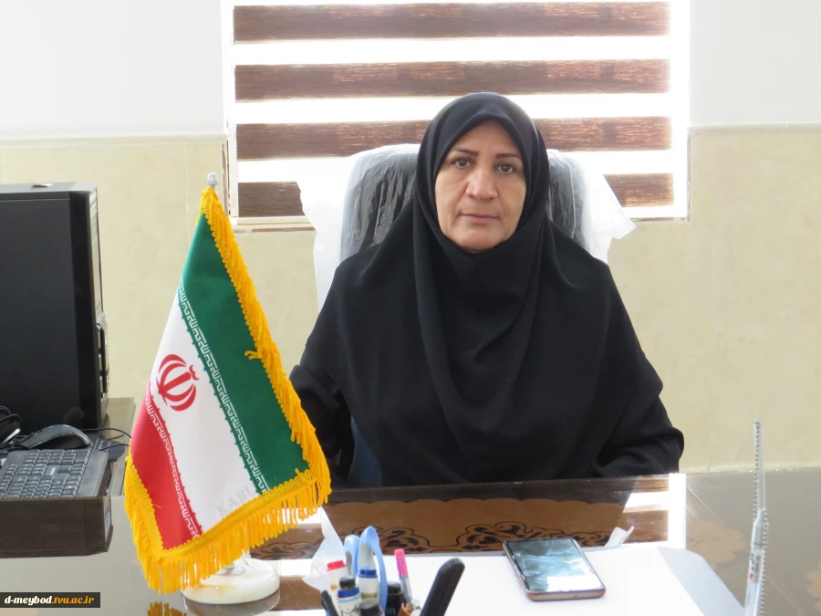 پیام تبریک ریاست آموزشکده فنی دختران میبد خانم دکتر احمدی به مناسب سال نو 2