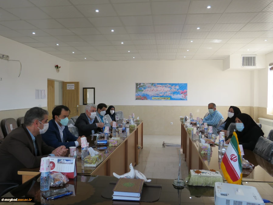 بازدید دکتر زمانی معاونت اداری مالی دانشگاه فنی ودکتر ضرغامی مدیر کل حقوقی دانشگاه از آموزشکده فنی دختران میبد 9