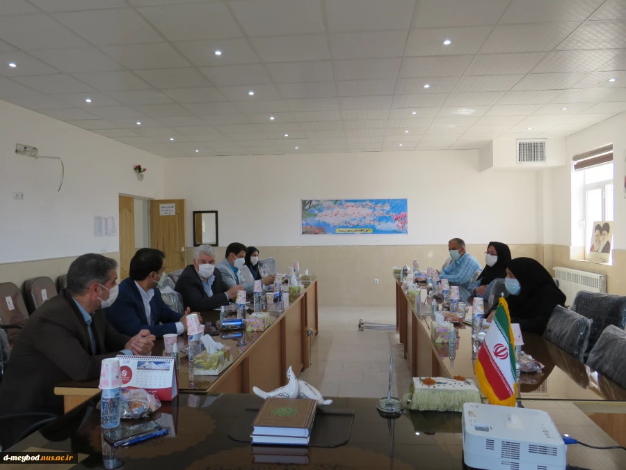 بازدید دکتر زمانی معاونت اداری مالی دانشگاه فنی ودکتر ضرغامی مدیر کل حقوقی دانشگاه از آموزشکده فنی دختران میبد 3