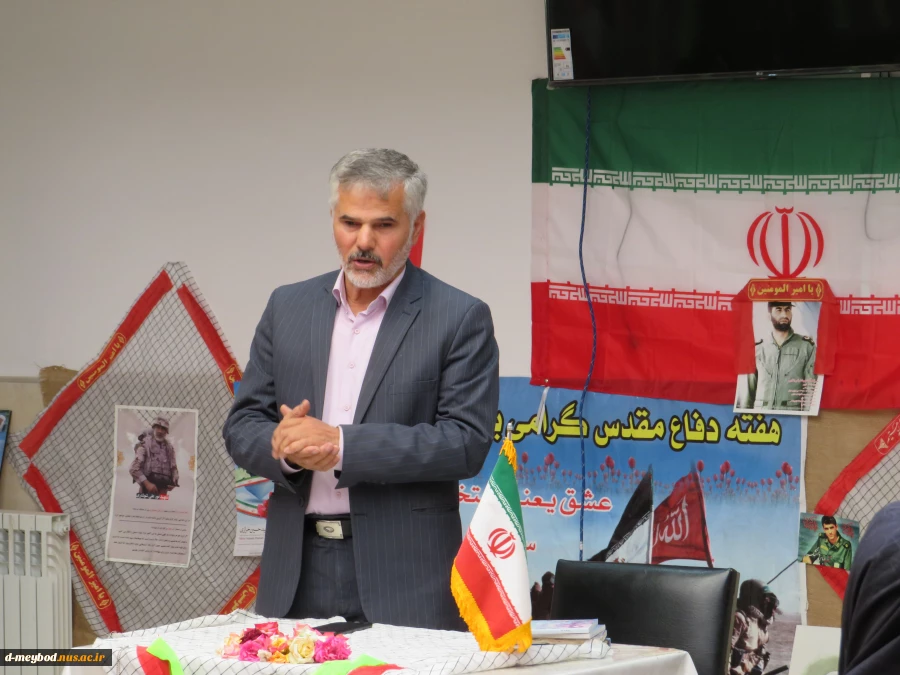 روایت خاطرات جنگ از زبان مهندس وکیلی جنباز دفاع مقدس در آموزشکده فنی دختران میبد 2