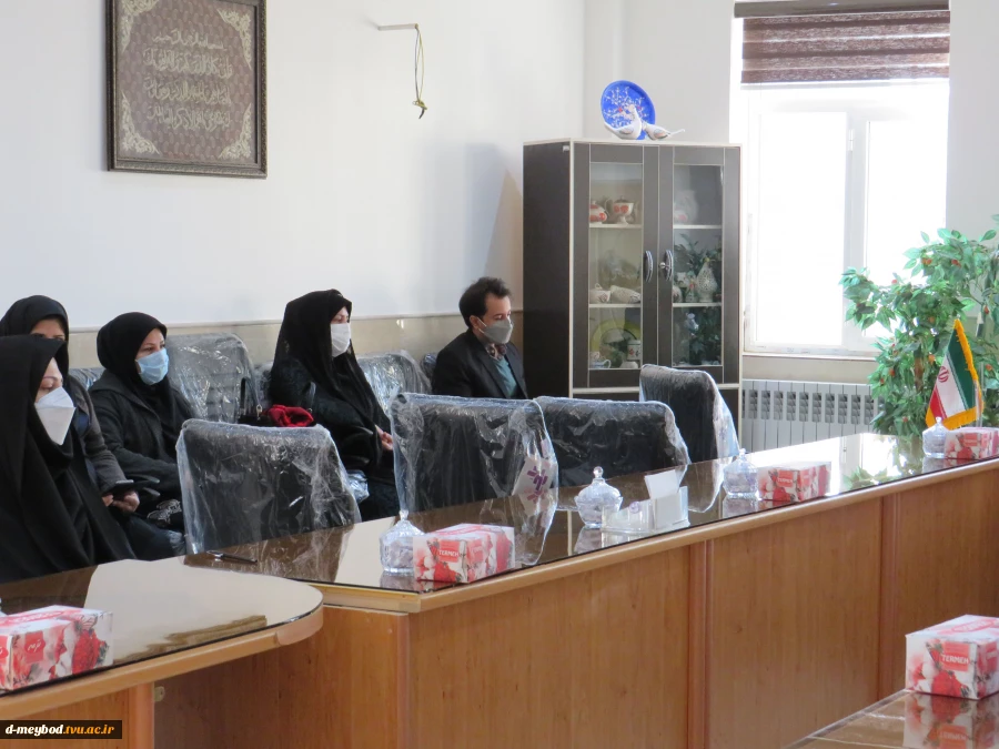حضور ریاست محترم دانشگاه فنی استان دکتر عندلیب در مراسم یکشنبه های عاشورایی در آموزشکده فنی دختران میبد 3
