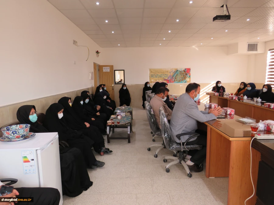 حضور ریاست محترم دانشگاه فنی استان دکتر عندلیب در مراسم یکشنبه های عاشورایی در آموزشکده فنی دختران میبد 6