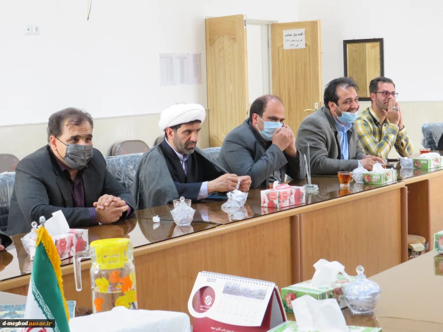 بازدید شهردار واعضای شورای شهر میبد از اموزشکده فنی دختران میبد 7