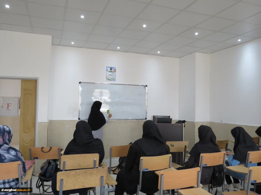 حضور پرشور دانشجویان دروس عملی وتئوری -عملی در آموزشکده فنی دختران میبد 5