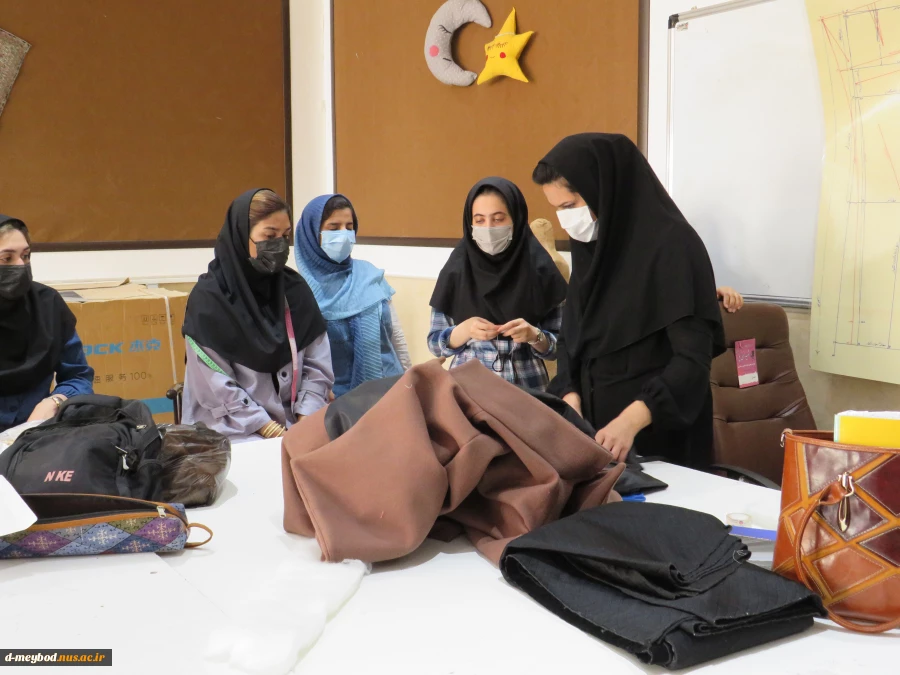 برگزاری کلاسهای عملی وتئوری عملی در آموزشکده فنی دختران میبد 8