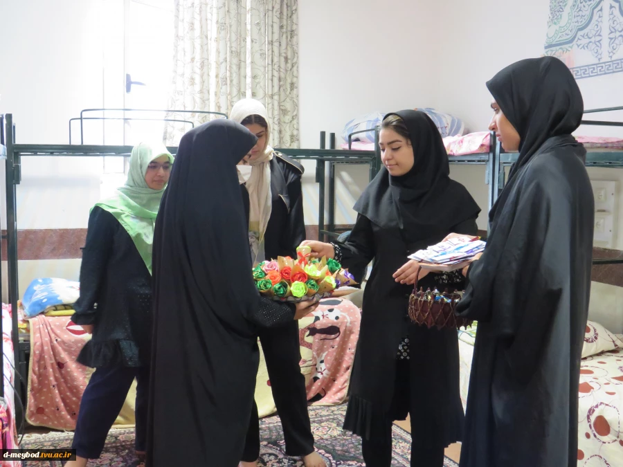 خوش آمد گویی به دانشجویان در اولین هفته حضور دانشجویان بومی وغیر بومی در کنار هم در آموزشکده فنی دختران میبد 6