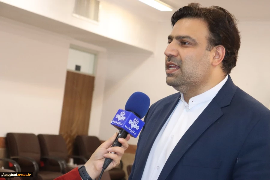 دکتر خسرویان در نشست خبری با خبرنگاران یزد:
رصدخانه آموزش مهارتی کشور راه‌اندازی می‌شود
 5