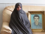 دیدار سرپرست وکارکنان آموزشکده فنی دختران میبدبا خانواده شهید حمید بحری 3