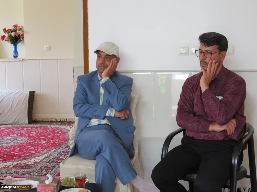 دیدار سرپرست وکارکنان آموزشکده فنی دختران میبدبا خانواده شهید حمید بحری 6
