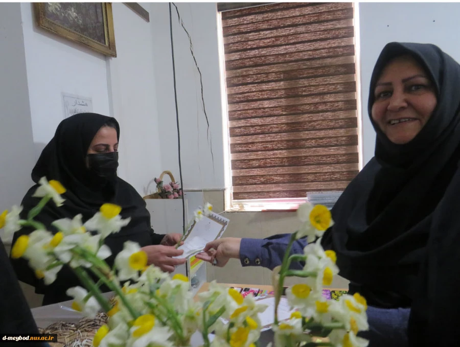 برگزاری مراسم تقدیر وتشکر از بانوان کارمند آموزشکده دختران میبد 2