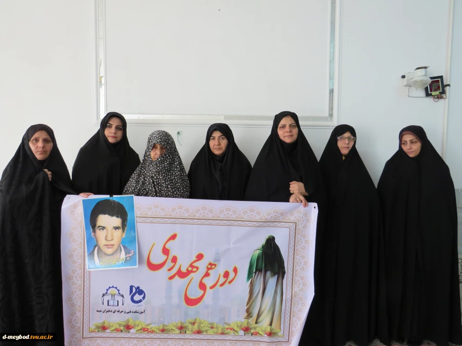 دیدار با خانواده شهید احمدی در آستانه سالگردپیروزی انقلاب اسلامی 4