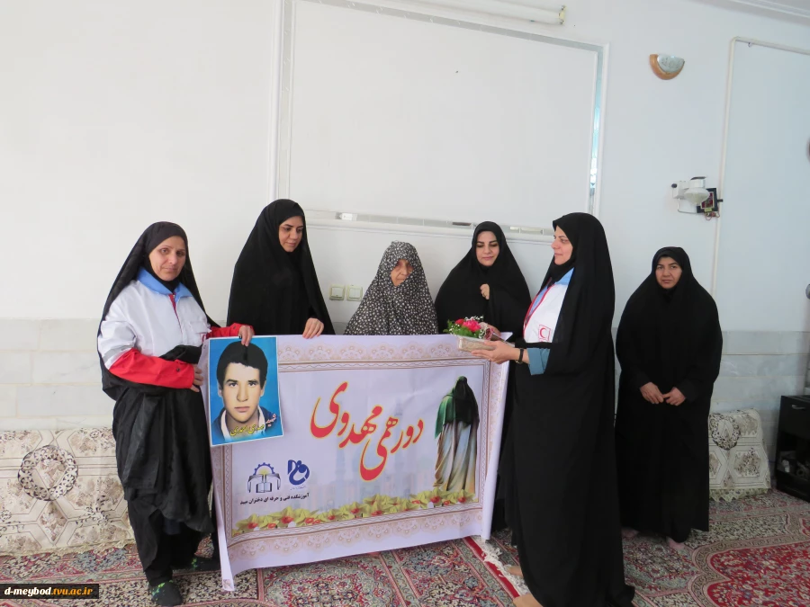دیدار با خانواده شهید احمدی در آستانه سالگردپیروزی انقلاب اسلامی 5