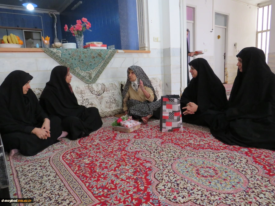 دیدار با خانواده شهید احمدی در آستانه سالگردپیروزی انقلاب اسلامی 7