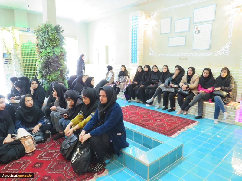 یازدید دانشجویان از گنجینه شهدا اردکان  در آستانه بزرگداشت روز شهدا 2