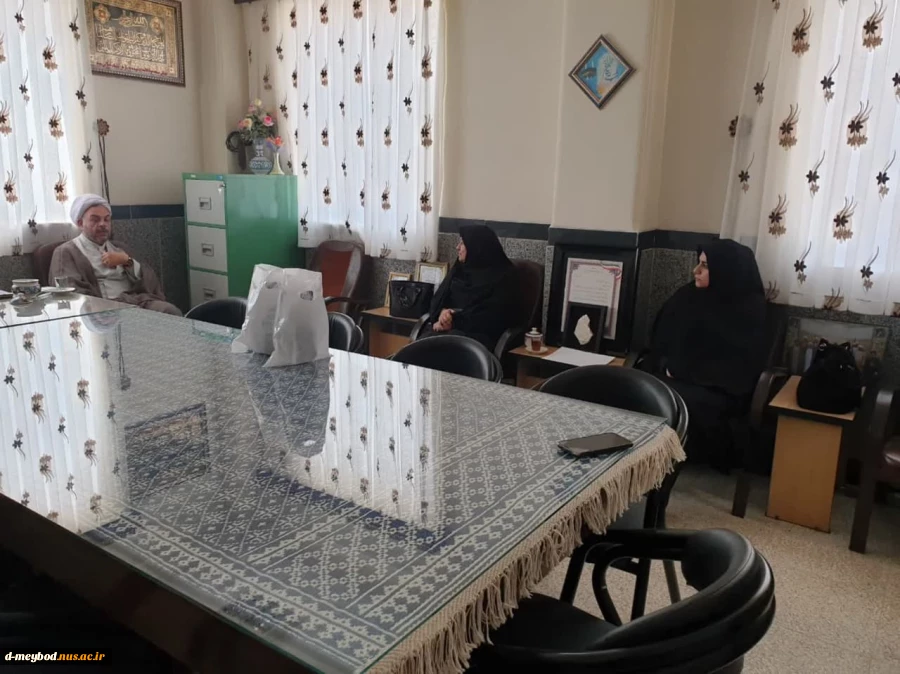 یازدید دانشجویان از گنجینه شهدا اردکان  در آستانه بزرگداشت روز شهدا 2