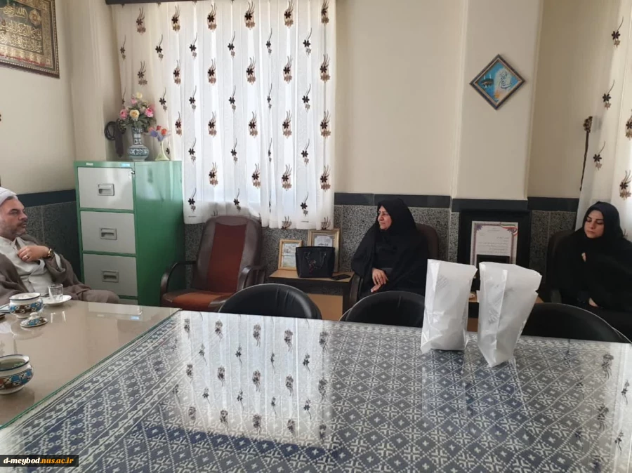 یازدید دانشجویان از گنجینه شهدا اردکان  در آستانه بزرگداشت روز شهدا 3