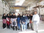 بازدید دانشجویان رشته سرامیک از کارخانه لعاب اردکان 2