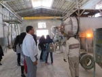 بازدید دانشجویان رشته سرامیک از کارخانه لعاب اردکان 5