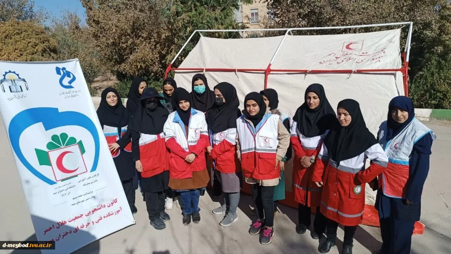 برگزاری کارگاه آموزشی چادر زنی با مشارکت واحد هلال احمر شهرستان میبد 7