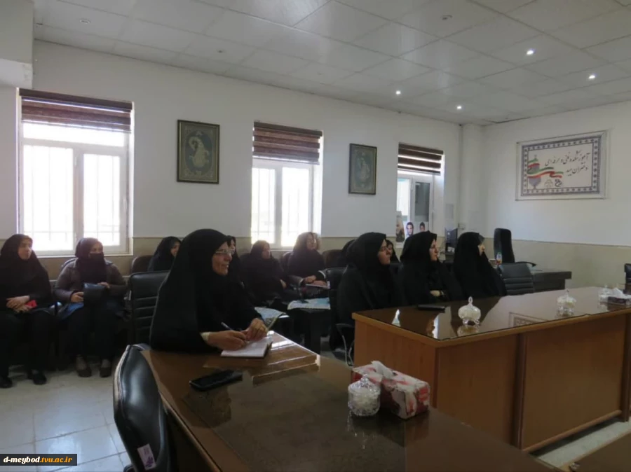 برگزاری کارگاه ه تربیت دینی فرزند ویژه کارکنان در آموزشکده فنی دختران میبد 3