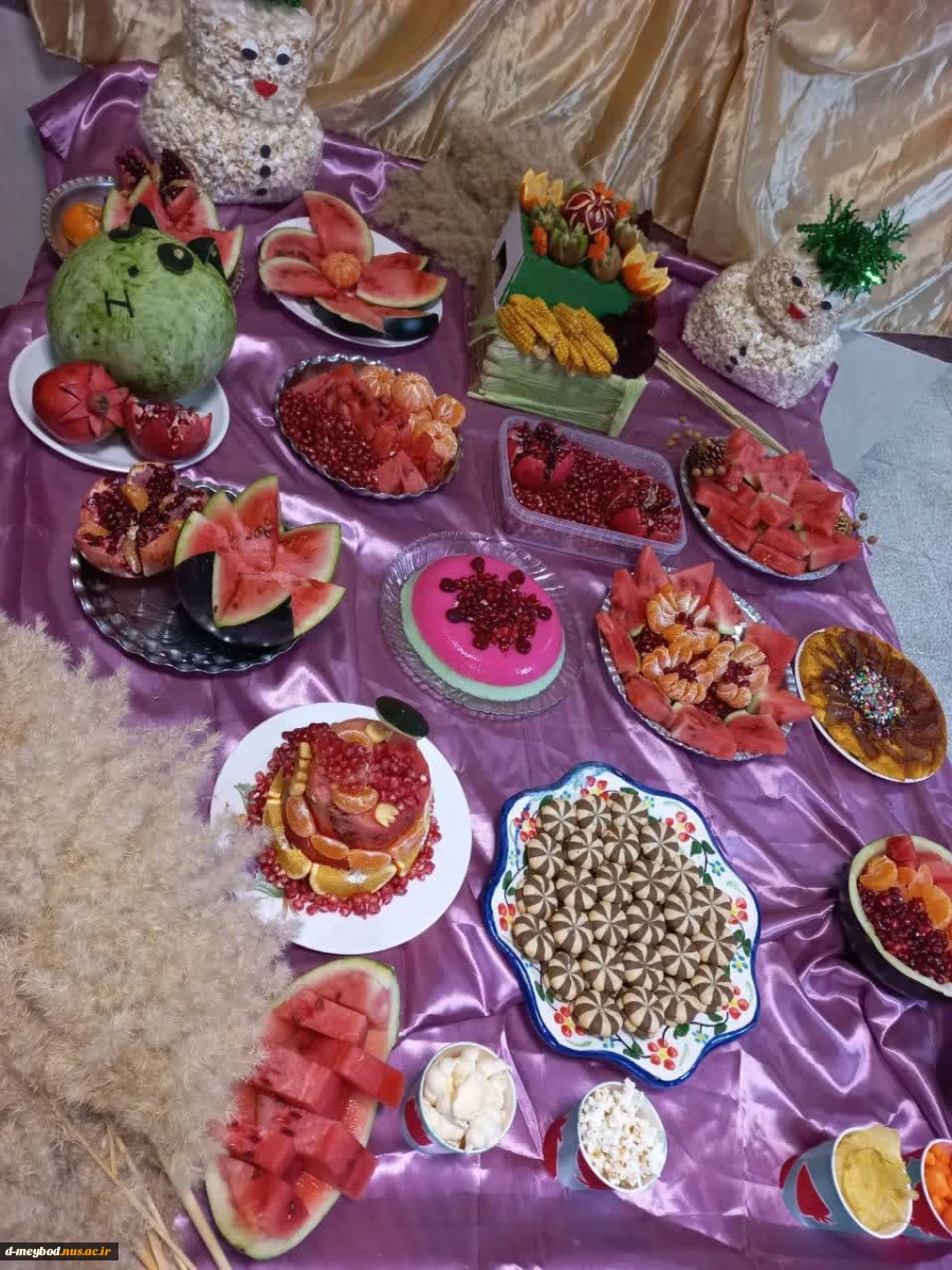 دورهمی  یلدا در خوابگاه شقایق  آموزشکده فنی دختران میبد 6