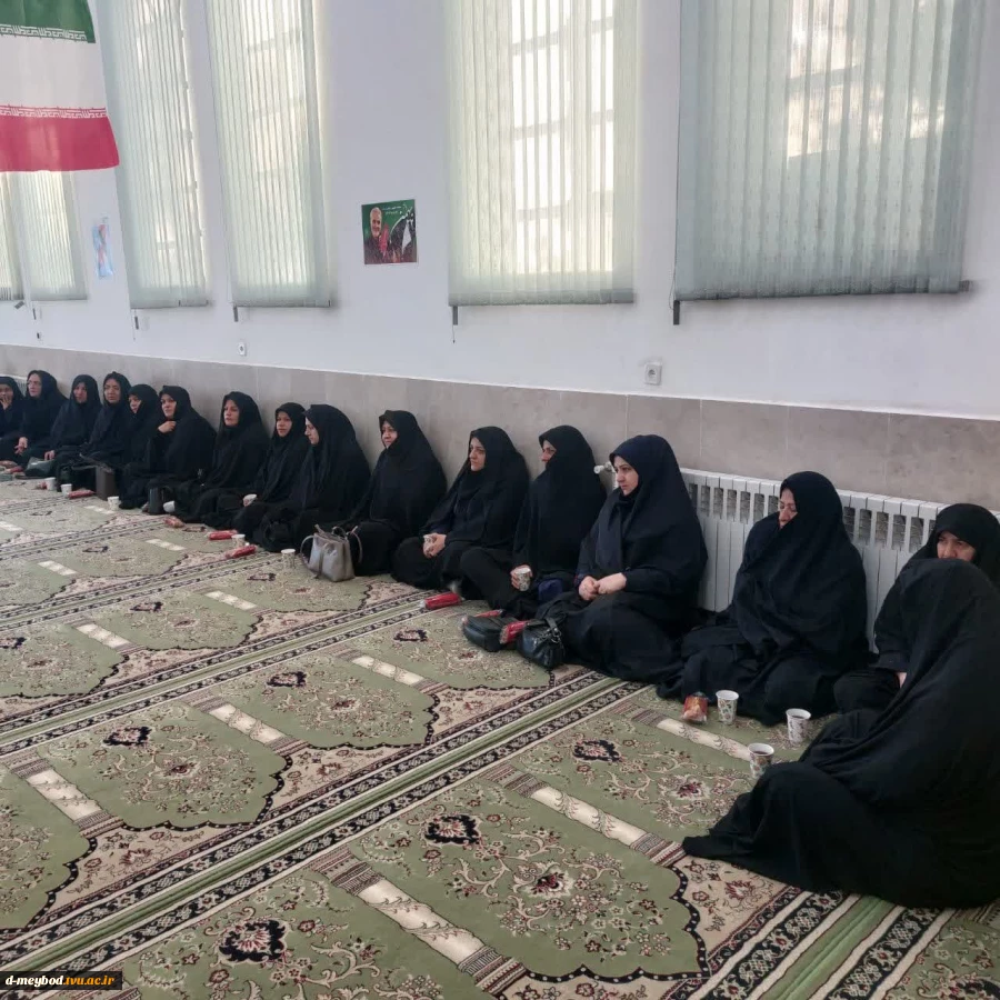 حضور کارمندان بسیجی در جلسه سخنرانی با حضور اقای سرهنگ اخوندی با موضوع دست اوردهای انقلاب       2
