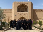 بازدید دانشجویان رشته عکاسی آموزشکده فنی دختران میبد از بنای تاریخی قلعه وزیر میبد 2
