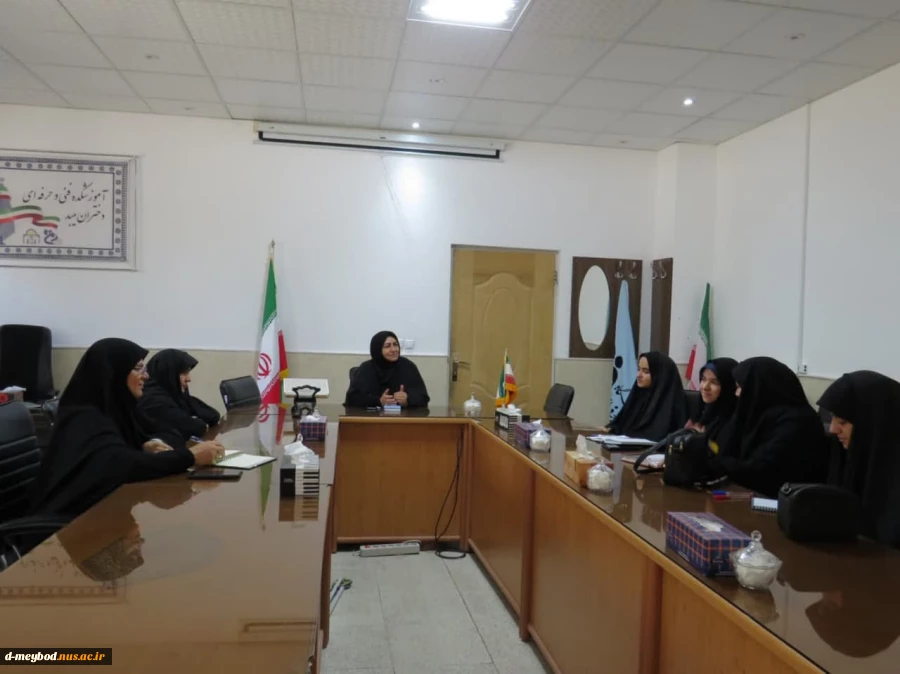 برگزاری جلسه هم اندیشی اعضای شورای  بسیج دانشجویی در آموزشکده  ملی مهارت دختران میبد
 4