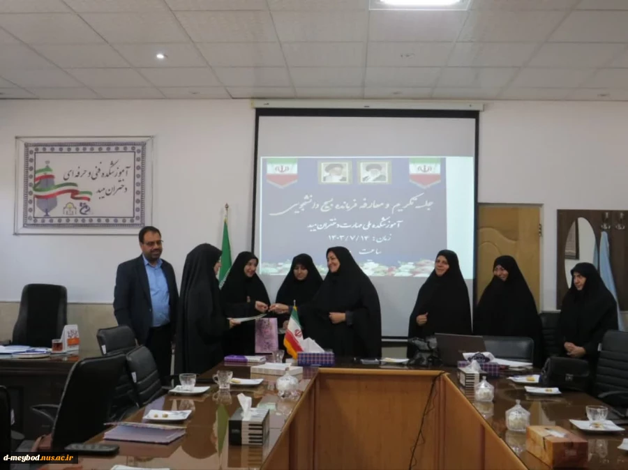 مراسم تکریم و معارفۀ فرماندۀ بسیج دانشجویی درآموزشکده ملی مهارت دختران میبد  6