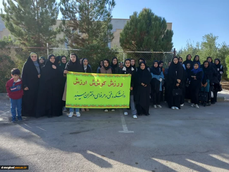 اعزام دانشجویان خوابگاهی دانشگاه ملی مهارت واحد دختران میبد  به همایش سوارکاری 7