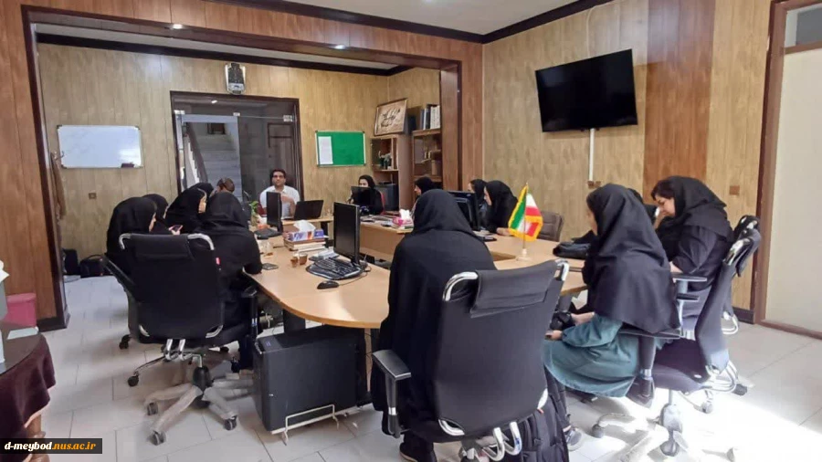 بازدید دانشجویان دانشگاه ملی مهارت ـ واحد دختران میبد از دفتر خبرگزاری ایرنا 2