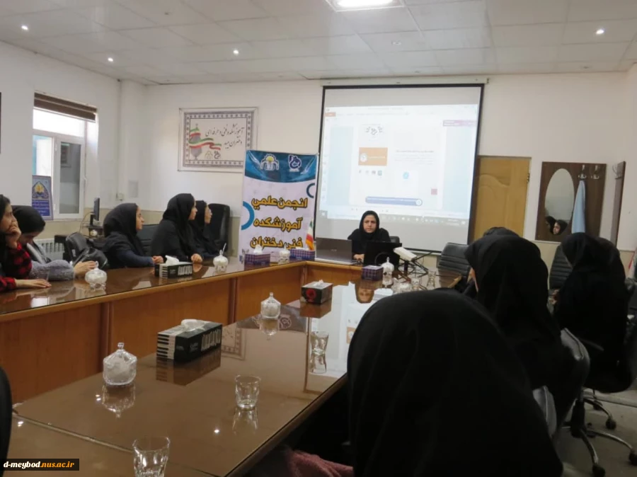 بازدید دانش آموزان هنرستان فاطمه الزهرا اردکان از دانشگاه ملی مهارت دختران واحد میبد 5