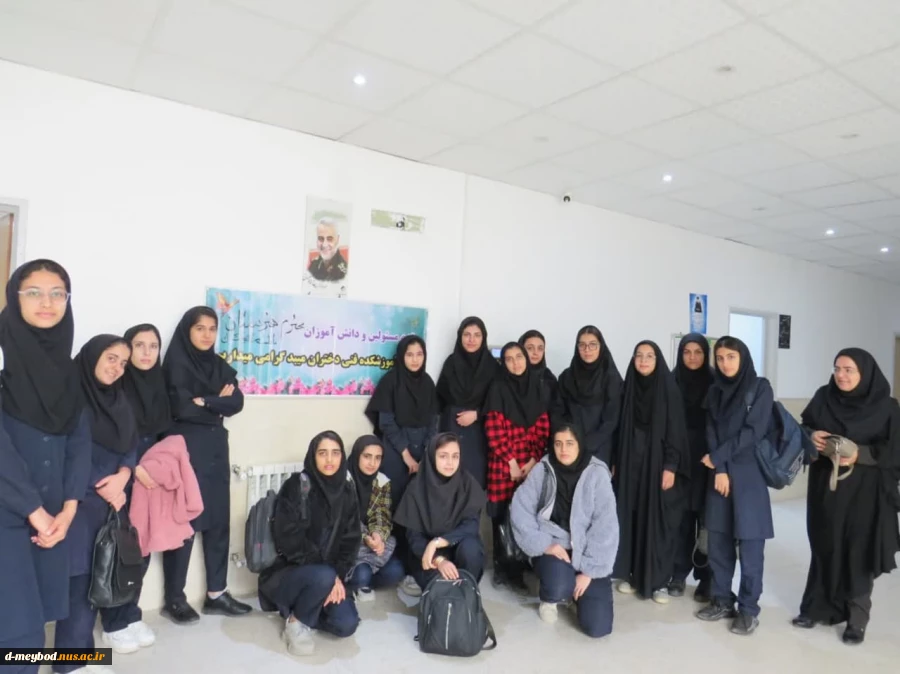 بازدید دانش آموزان هنرستان فاطمه الزهرا اردکان از دانشگاه ملی مهارت دختران واحد میبد 6