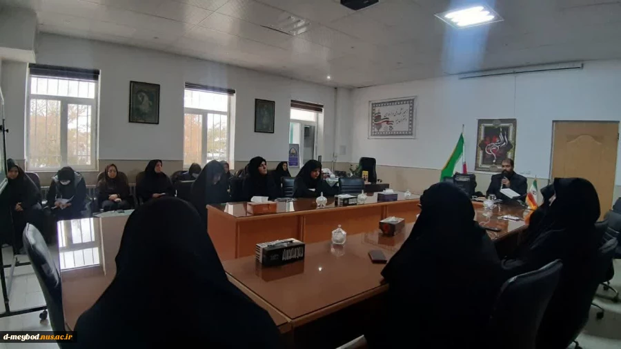 برگزاری مراسم وفات حضرت ام البنین (س) و روز تکریم مادران شهدا در آموزشکده ملی مهارت واحد دختران میبد 3