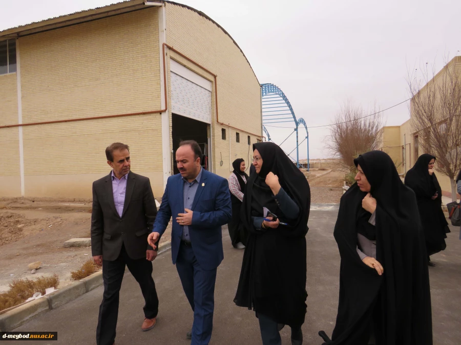 برگزاری مراسم آیین لفتتاح کارگاه سرامیک حضرت زهرا (س) در آموزشکده ملی مهارت دختران میبد 6