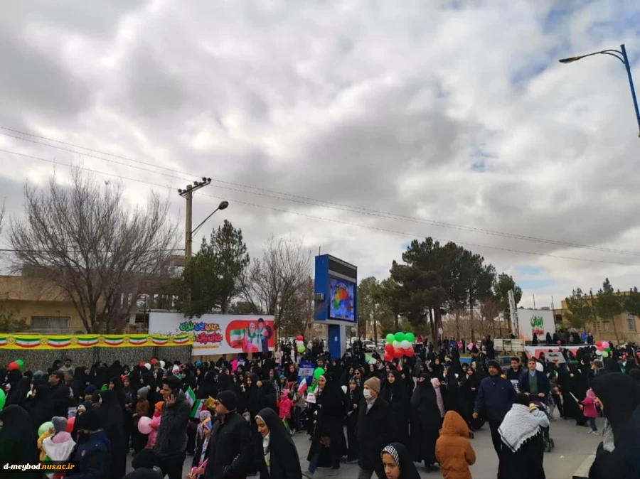 حضور پرشورکارمندان آموزشکده ملی مهارت دختران میبد در راهپیمایی ۲۲ بهمن ماه1403 5