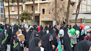حضور پرشورکارمندان آموزشکده ملی مهارت دختران میبد در راهپیمایی ۲۲ بهمن ماه1403 6