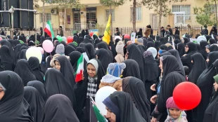 حضور پرشورکارمندان آموزشکده ملی مهارت دختران میبد در راهپیمایی ۲۲ بهمن ماه1403 11