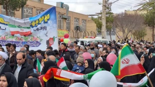 حضور پرشورکارمندان آموزشکده ملی مهارت دختران میبد در راهپیمایی ۲۲ بهمن ماه1403 15