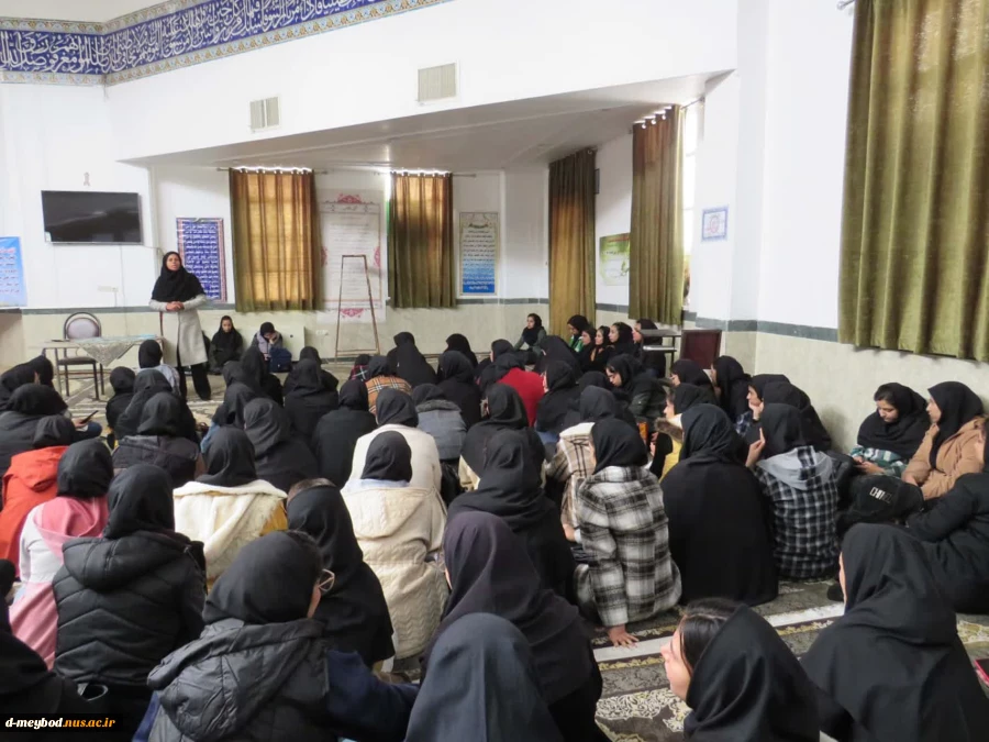 برگزاری جلسه توجیهی کارآموزی در آموزشکده ملی مهارت دختران میبد
 4