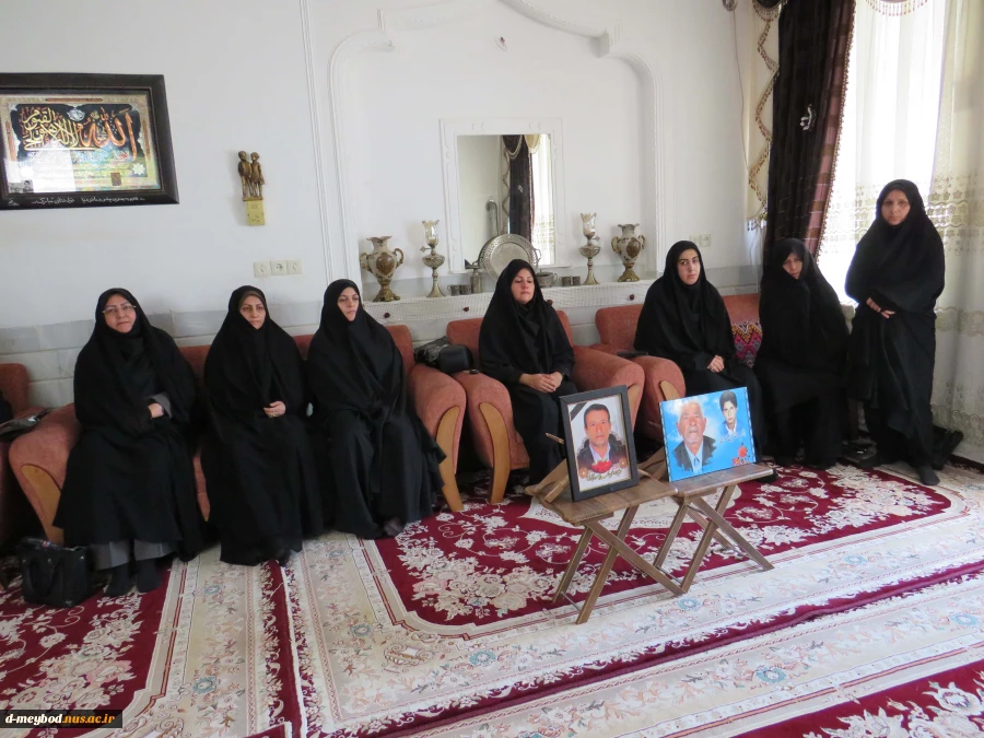 دیدار جمعی از کارکنان آموزشکده ملی مهارت دختران میبد از خانواده شهیدمحمد حسین محمدی 3