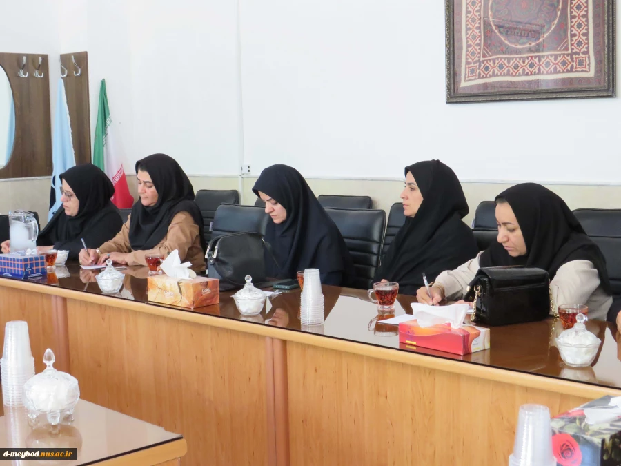 برگزاری جلسه با مدیران هنرستان در آموزشکده ملی مهارت دختران میبد 3