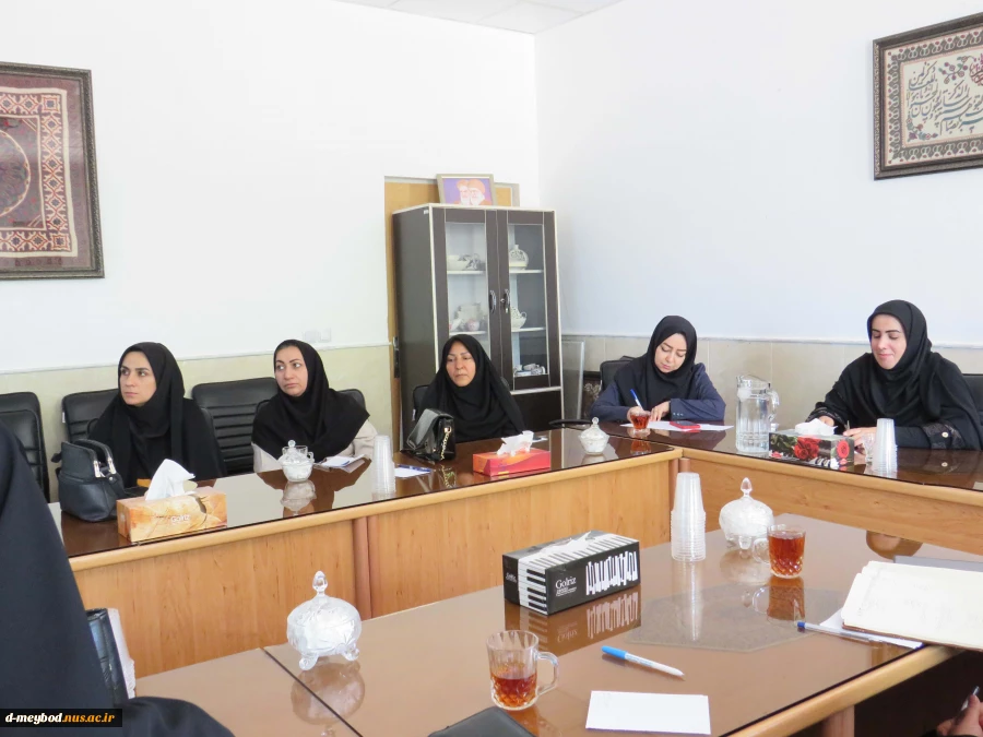برگزاری جلسه با مدیران هنرستان در آموزشکده ملی مهارت دختران میبد 16