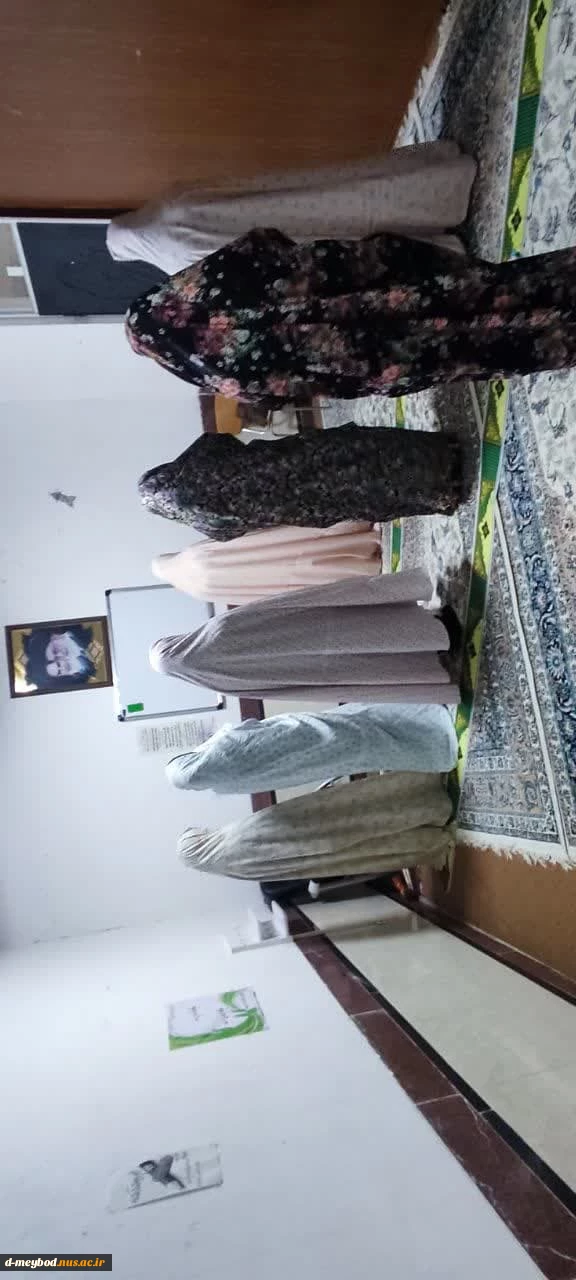 برگزاری جلسه ای دوستانه به مناسبت میلاد کریمه اهل بیت در خوابگاه دانشجویی شقایق آموزشکده ملی مهارت دختران میبد 8