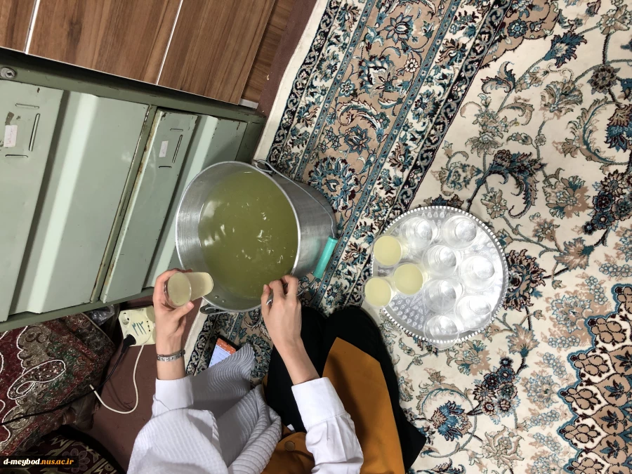 برگزاری جلسه ای دوستانه به مناسبت میلاد کریمه اهل بیت در خوابگاه دانشجویی شقایق آموزشکده ملی مهارت دختران میبد 6