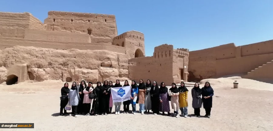 بازدید آموزشی دانشجویان عکاسی از نارین قلعه و برج کبوترخانه در میبد 6