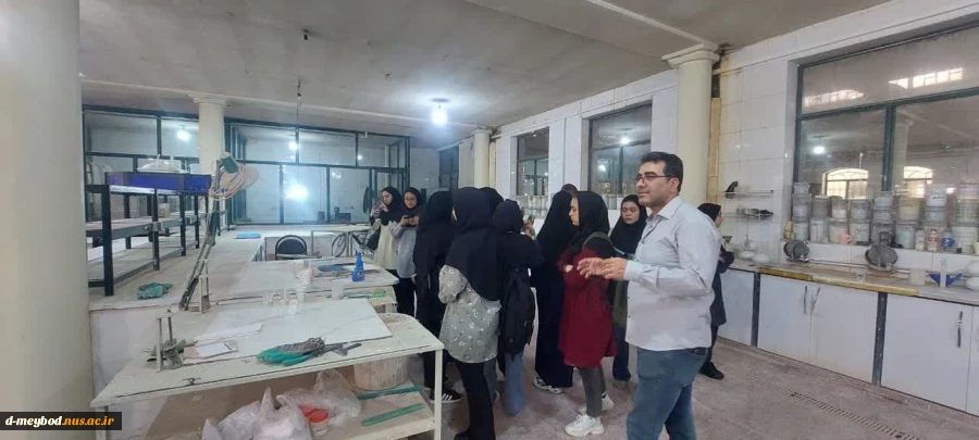 بازدید دانشجویان آموزشکده ملی مهارت از شرکت کاشی گلچین 8